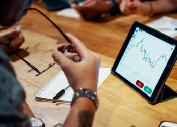 A Guide on How to Short Cryptocurrency